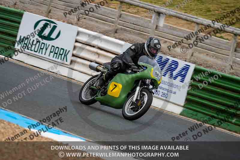 Vintage motorcycle club;eventdigitalimages;mallory park;mallory park trackday photographs;no limits trackdays;peter wileman photography;trackday digital images;trackday photos;vmcc festival 1000 bikes photographs